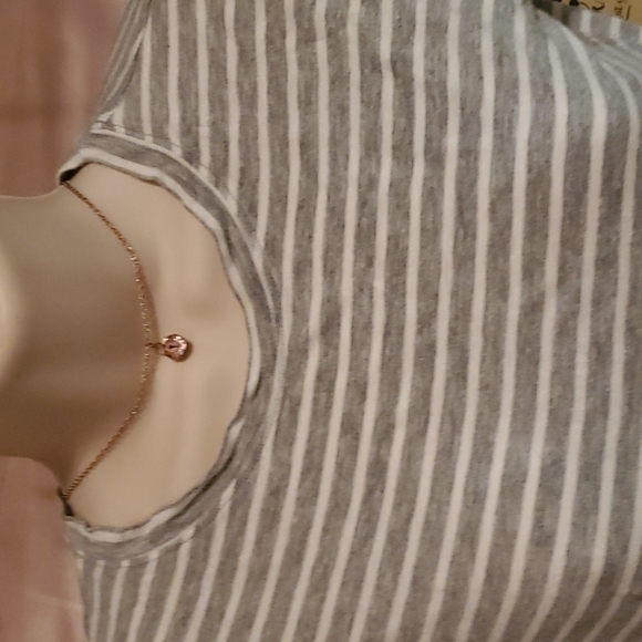 T shirt - Picture 2 of 5